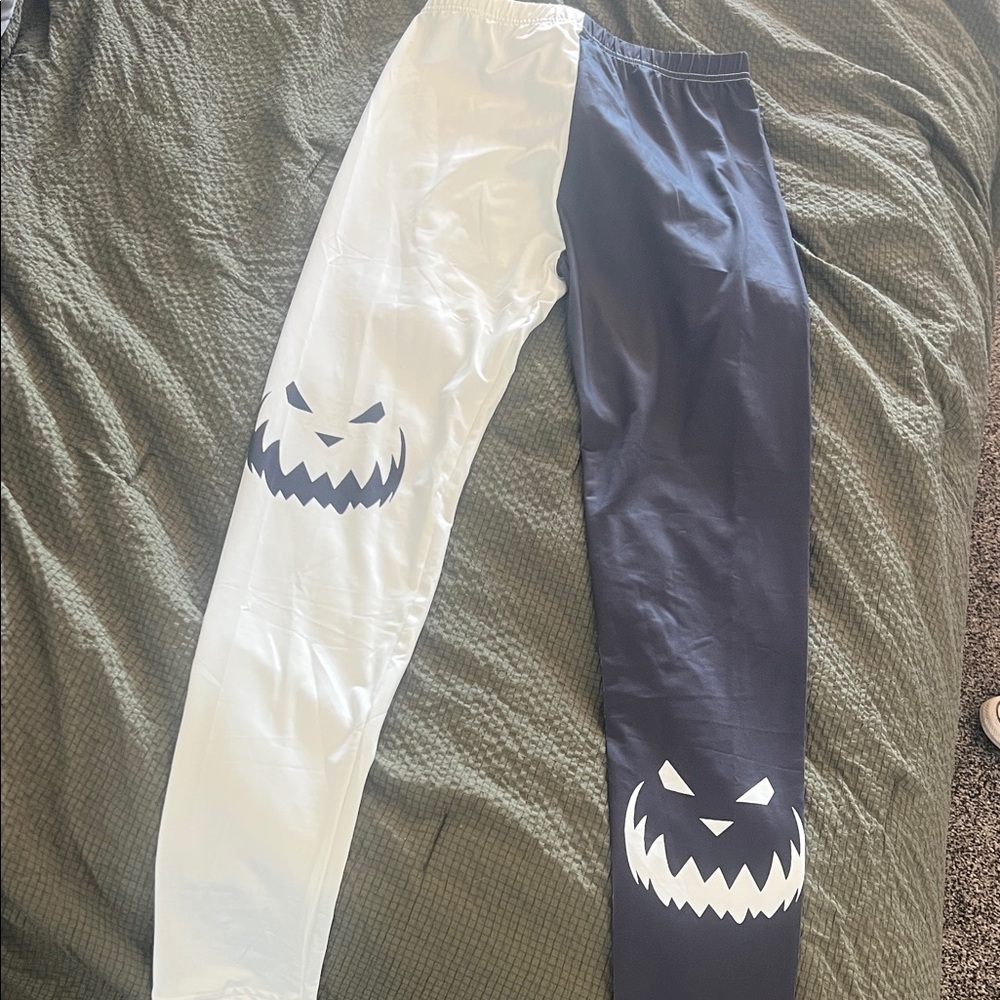 Women's Black and White Pumpkin Leggings